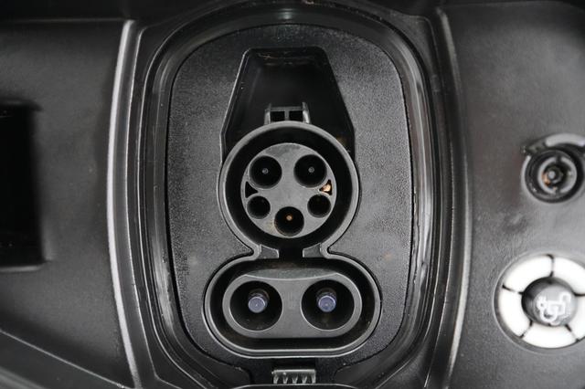 2023 Ford F-150 Lightning — photo 8 of 15