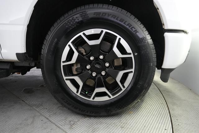 2023 Ford F-150 Lightning — photo 10 of 15