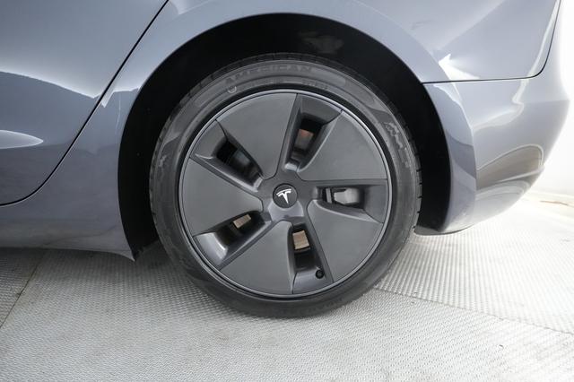 2023 Tesla Model 3 — photo 7 of 24