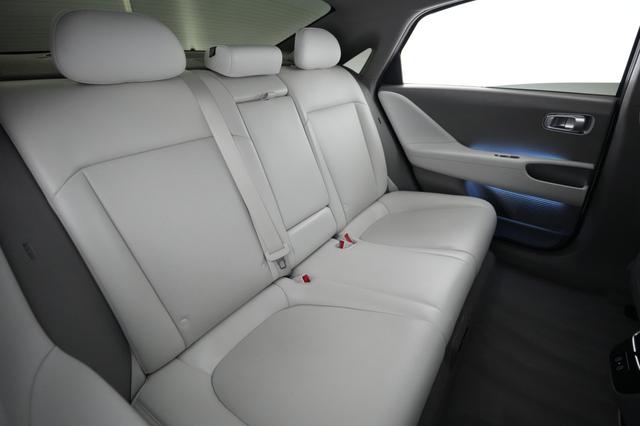 2023 Hyundai IONIQ 6 — photo 4 of 21