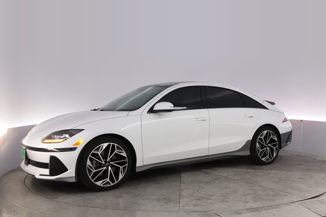 2023 Hyundai IONIQ 6 — photo 14 of 21
