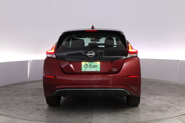 2024 Nissan LEAF — photo 12 of 23
