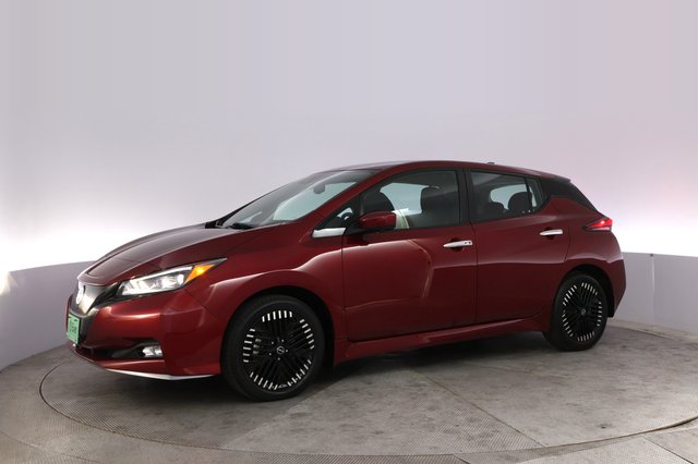 2024 Nissan LEAF — photo 14 of 23