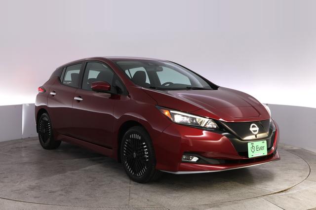 2024 Nissan LEAF — photo 10 of 23