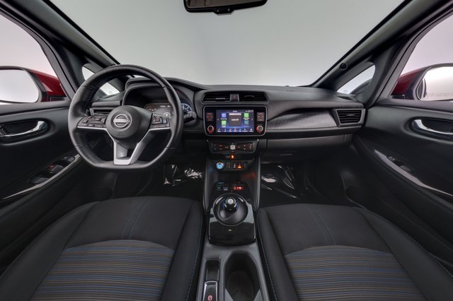 2024 Nissan LEAF — photo 21 of 23