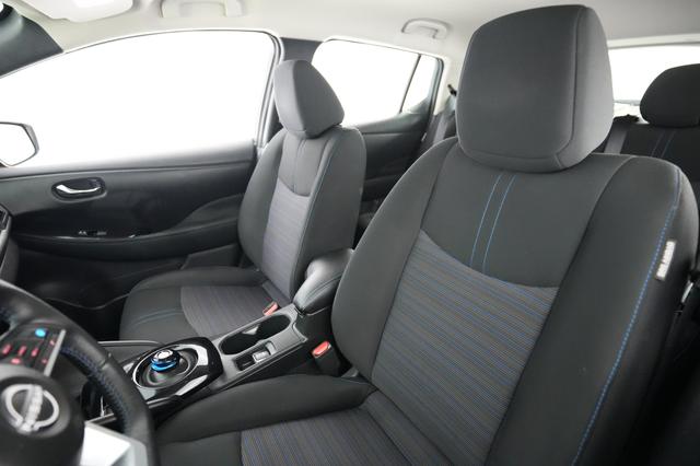 2024 Nissan LEAF — photo 3 of 23