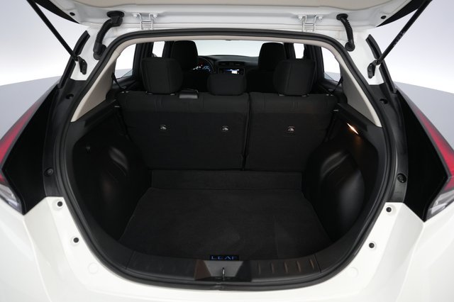 2024 Nissan LEAF — photo 6 of 24