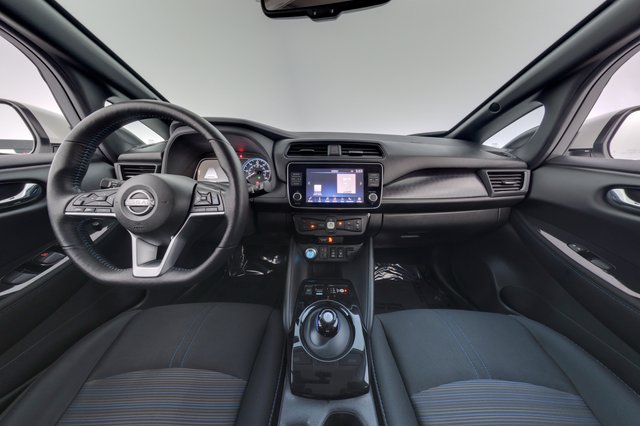 2024 Nissan LEAF — photo 20 of 24