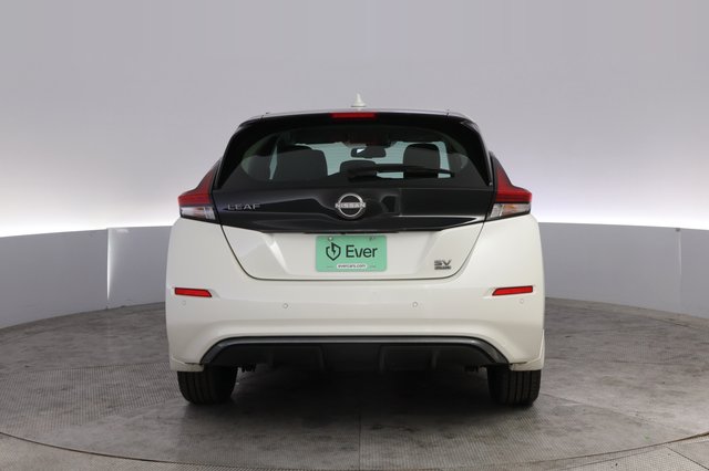 2024 Nissan LEAF — photo 12 of 24