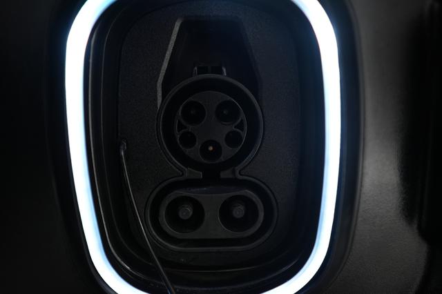 2025 Chevrolet Silverado EV — photo 8 of 16