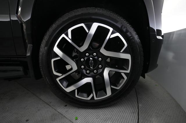 2025 Chevrolet Silverado EV — photo 10 of 16