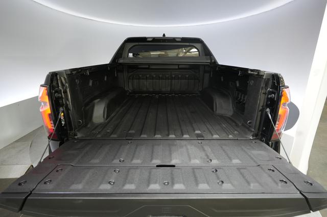 2025 Chevrolet Silverado EV — photo 6 of 16