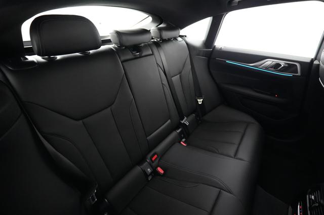 2025 BMW i4 — photo 4 of 23
