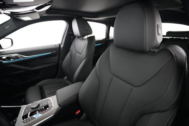 2025 BMW i4 — photo 3 of 23