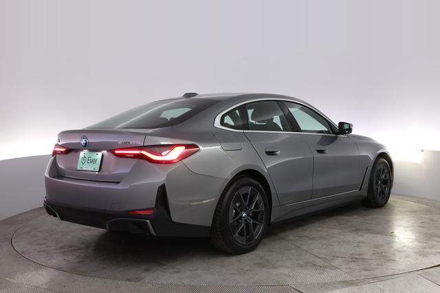 2025 BMW i4 — photo 2 of 23