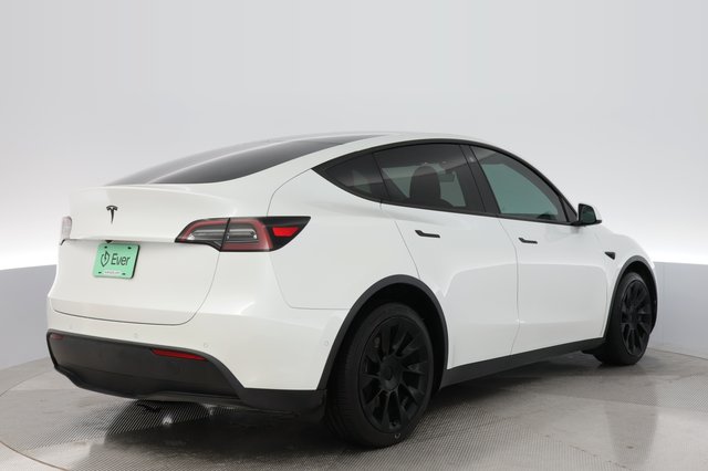 2022 Tesla Model Y — photo 2 of 22