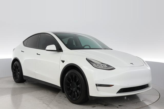 2022 Tesla Model Y — photo 9 of 22