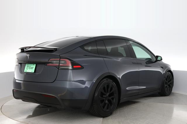 2022 Tesla Model X — photo 2 of 21