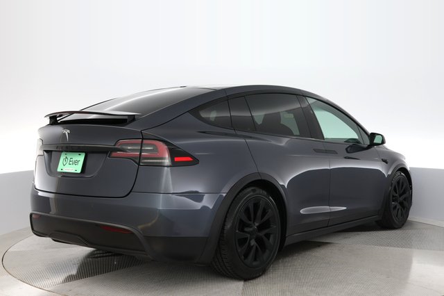 2022 Tesla Model X — photo 2 of 21