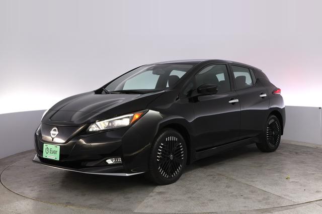 2024 Nissan LEAF — VIN 1N4CZ1CV8RC556820