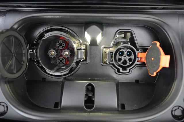 2024 Nissan LEAF — photo 8 of 23