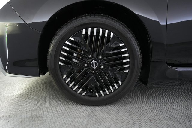 2024 Nissan LEAF — photo 15 of 23