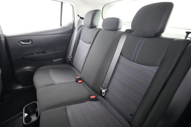2024 Nissan LEAF — photo 19 of 23