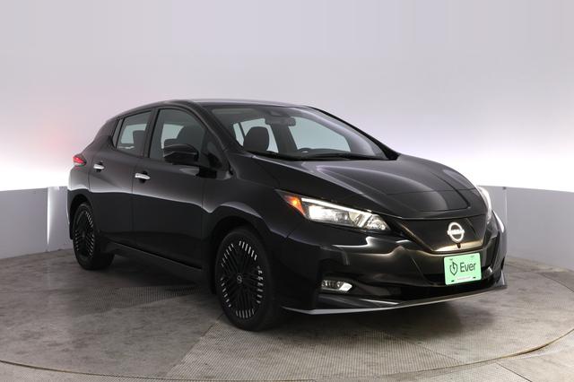 2024 Nissan LEAF — photo 10 of 23