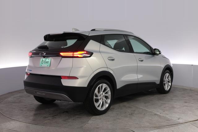 2022 Chevrolet Bolt EUV — photo 2 of 23