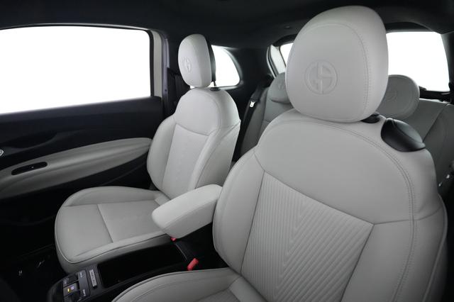 2025 Fiat 500e — photo 3 of 20