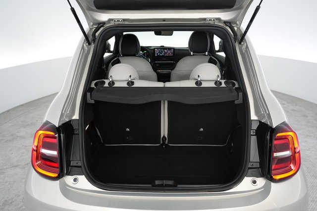 2025 Fiat 500e — photo 6 of 20