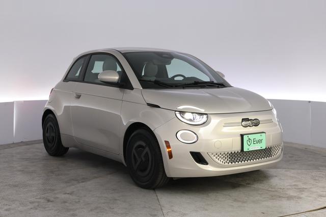 2025 Fiat 500e — photo 10 of 20