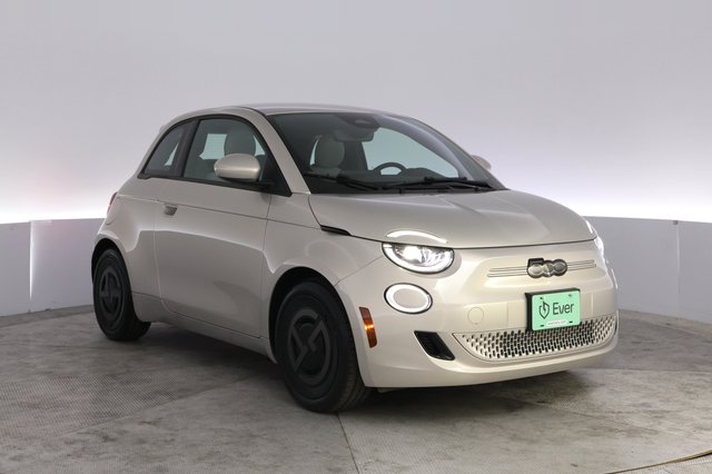 2025 Fiat 500e — photo 10 of 20