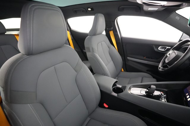 2022 Polestar 2 — photo 18 of 22
