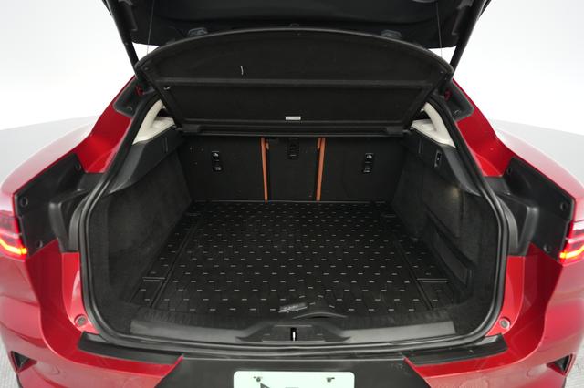 2022 Jaguar I-Pace — photo 6 of 24