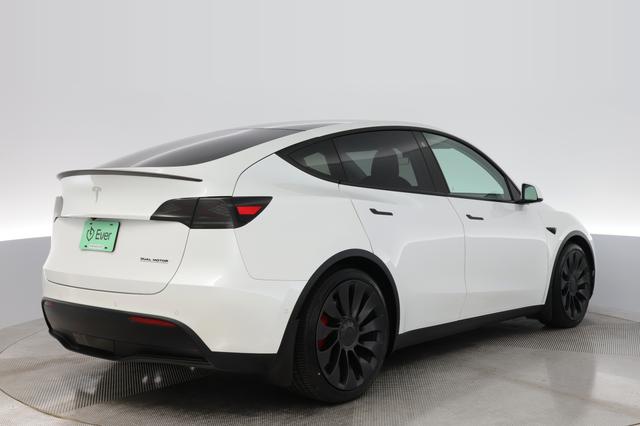 2021 Tesla Model Y — photo 2 of 26