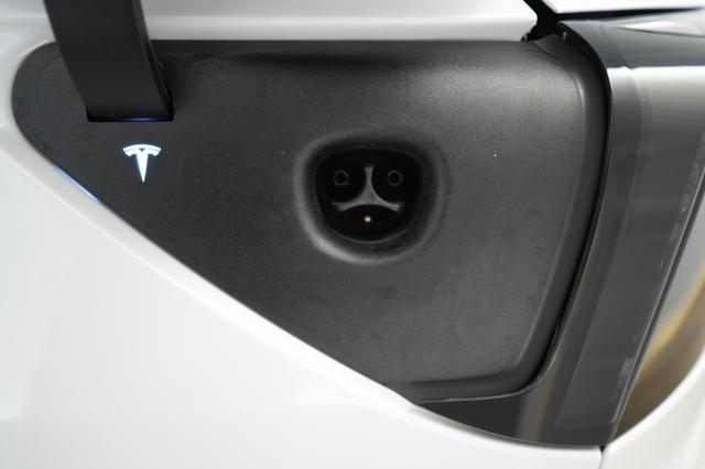 2021 Tesla Model Y — photo 8 of 26