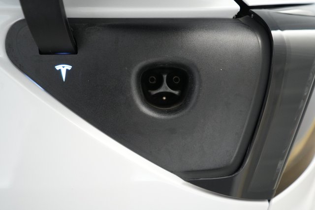 2021 Tesla Model Y — photo 8 of 26