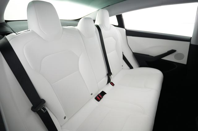 2024 Tesla Model 3 — photo 4 of 24