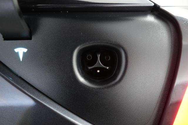 2024 Tesla Model 3 — photo 8 of 24