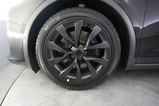 2022 Tesla Model X — photo 15 of 24