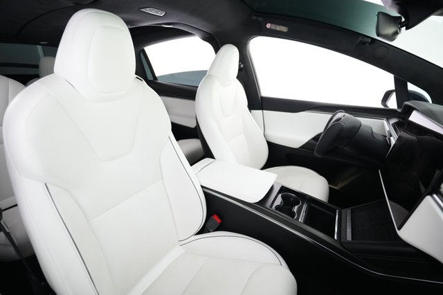 2022 Tesla Model X — photo 18 of 24