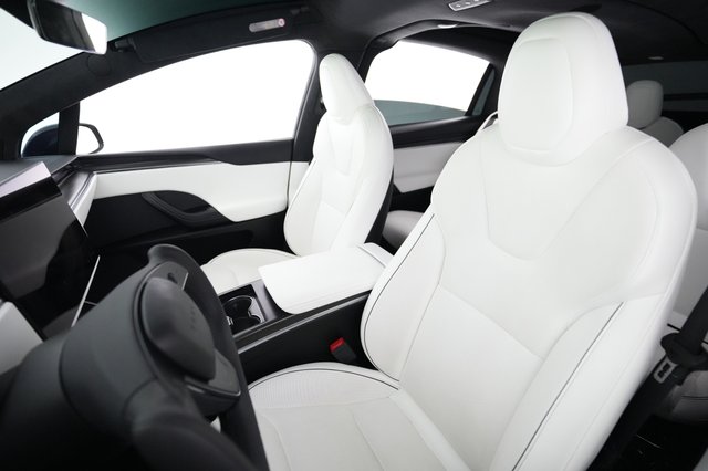 2022 Tesla Model X — photo 3 of 24