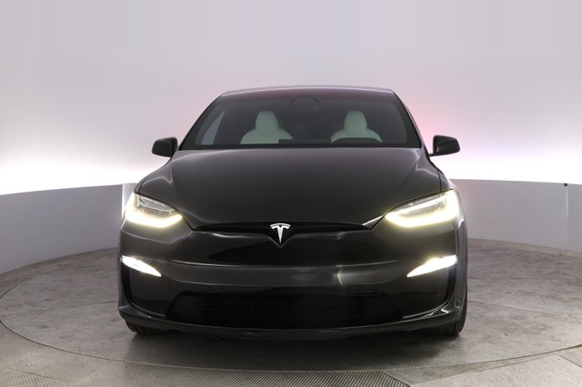 2022 Tesla Model X — photo 9 of 24