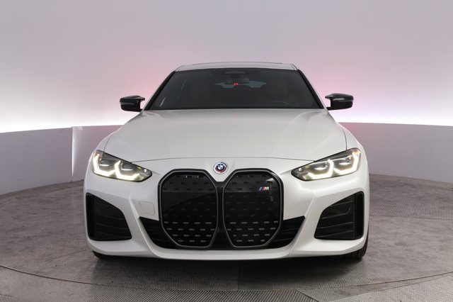 2024 BMW i4 — photo 9 of 23