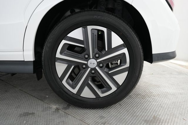 2023 Hyundai Kona Electric — photo 7 of 23
