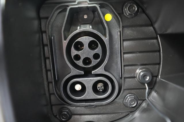 2023 Hyundai IONIQ 6 — photo 8 of 21