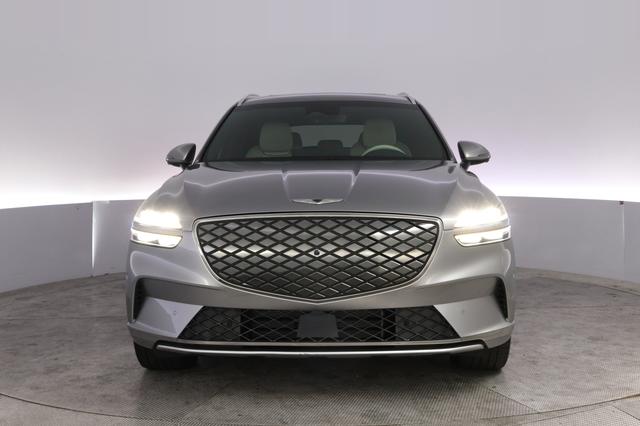 2024 Genesis Electrified GV70 — photo 9 of 22
