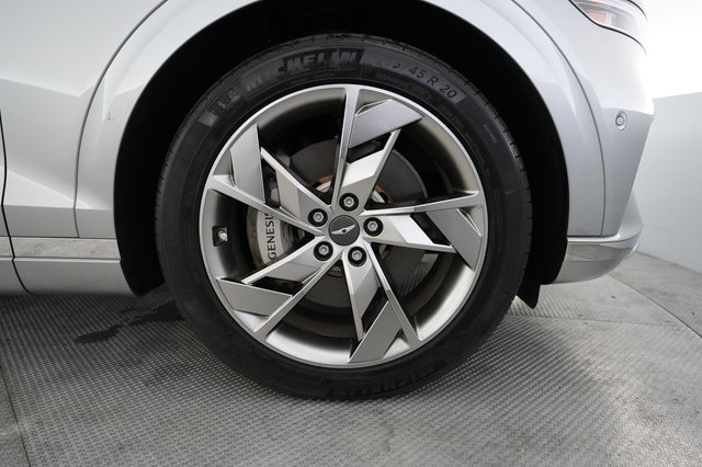 2024 Genesis Electrified GV70 — photo 16 of 22