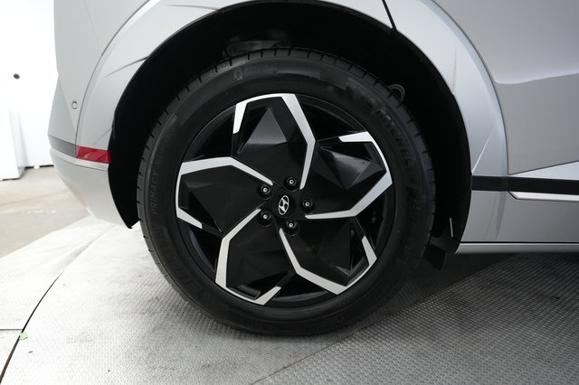2024 Hyundai IONIQ 5 — photo 17 of 21